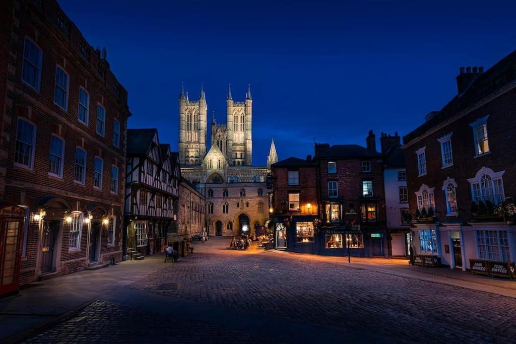 Choristers Mews: Luxury Cottage A Stones Throw From The Cathedral! Lincoln Eksteriør billede